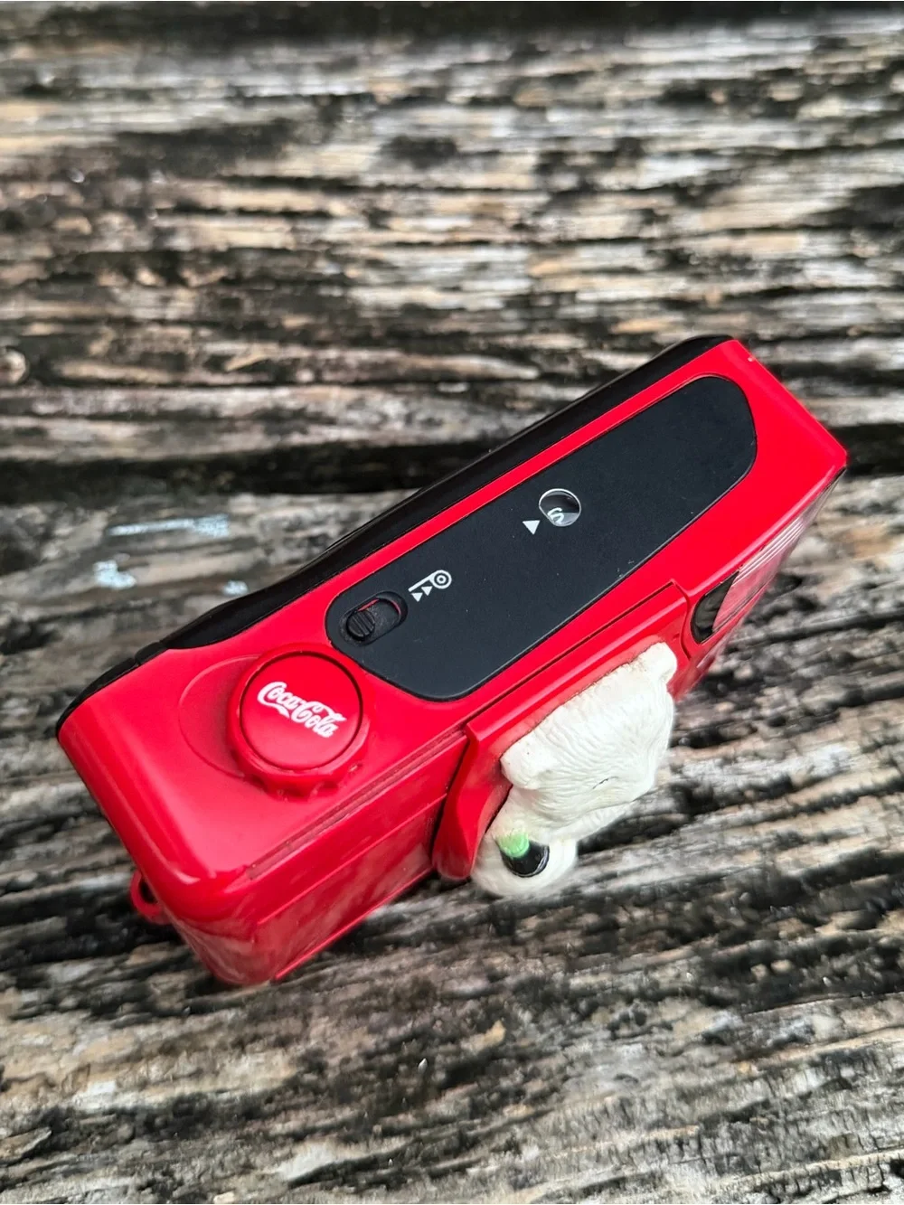VTG 1999 Coca-Cola Point & Shoot Red Holiday Polar Bear Motorized 35mm Camera P4